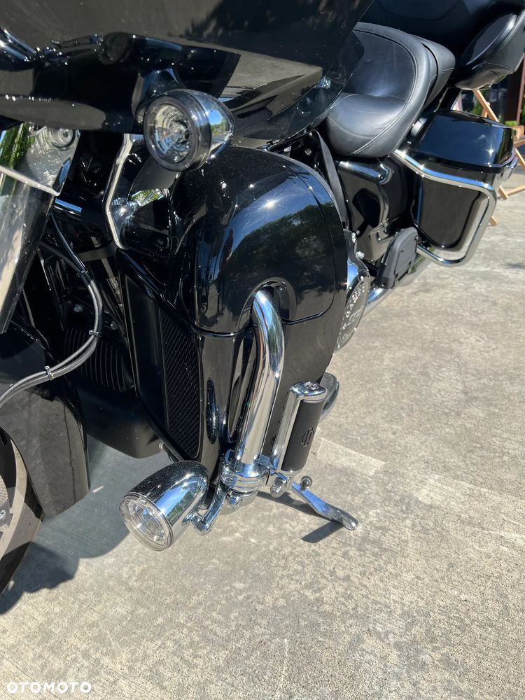 Harley-Davidson Touring Road Glide - 11