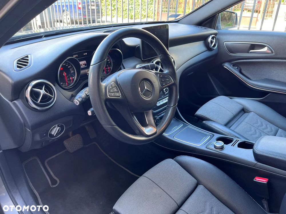 Mercedes-Benz GLA 200 7G-DCT Style - 10