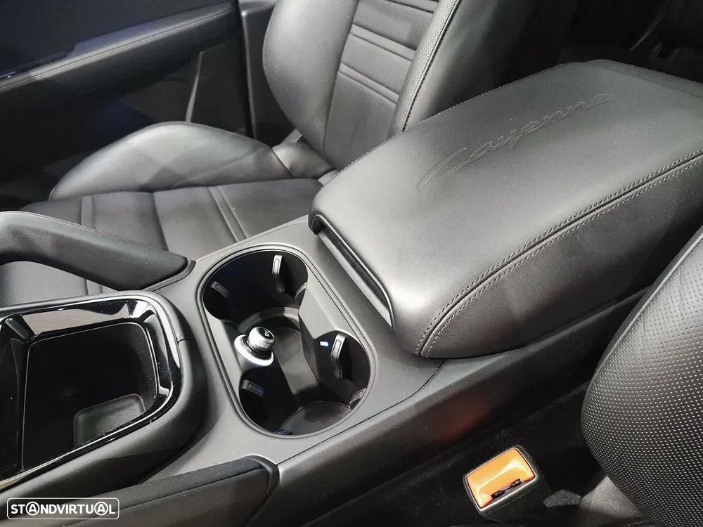 Porsche Cayenne Coupé E-Hybrid - 23