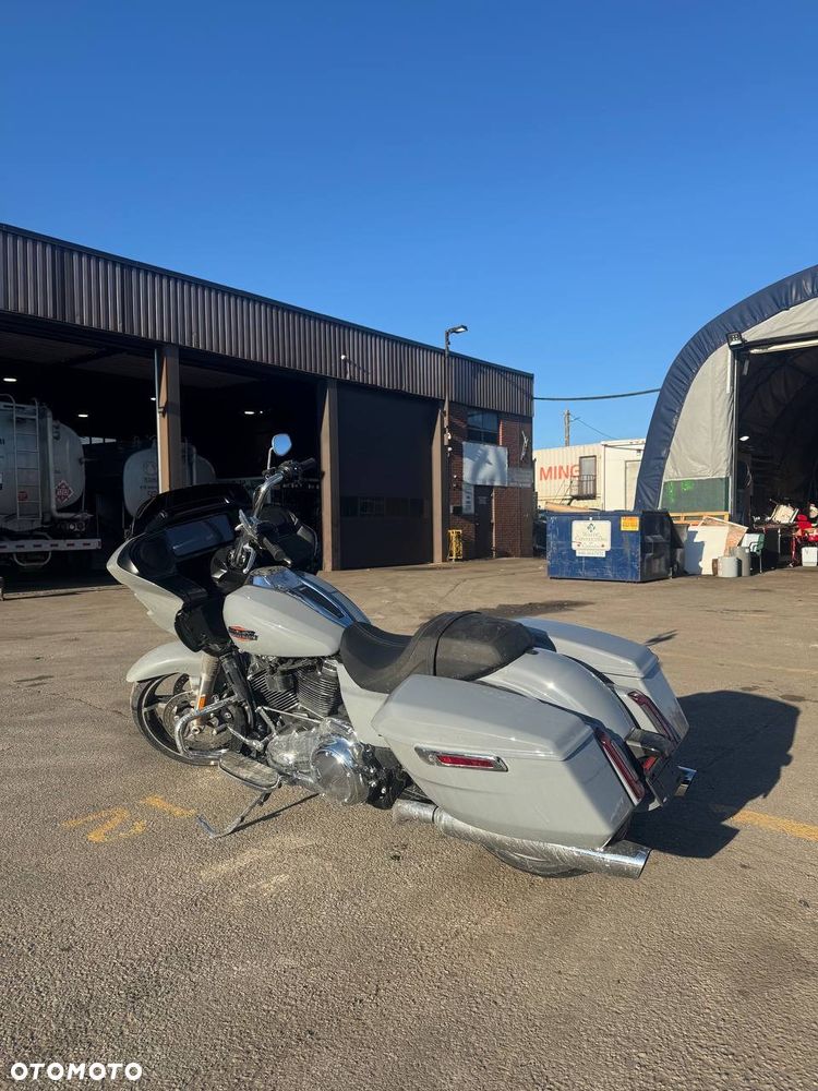 Harley-Davidson Touring Road Glide - 5