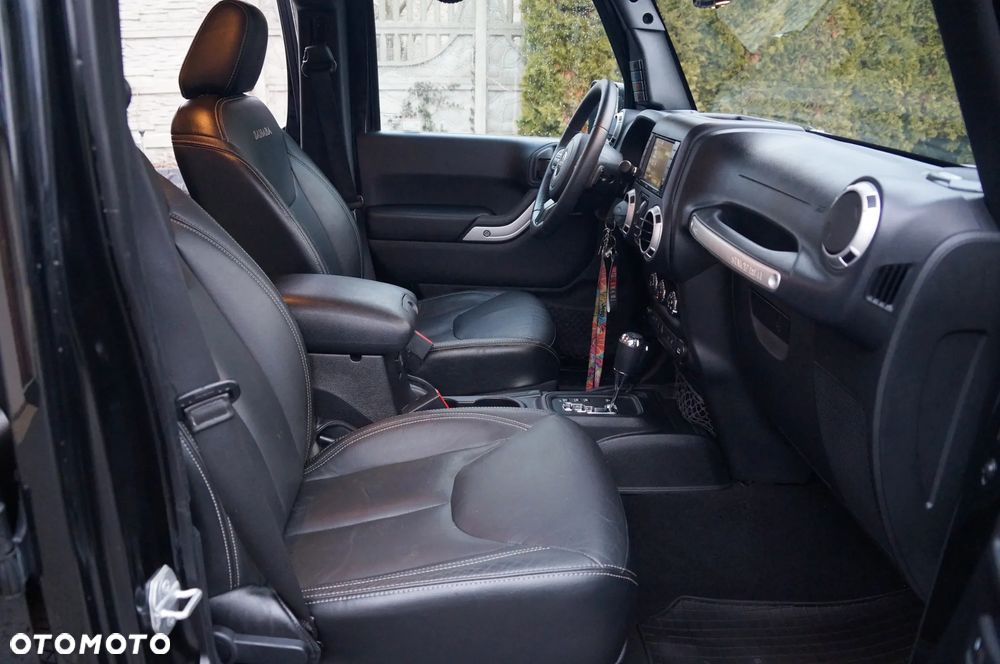 Jeep Wrangler 3.6 Unlim Sahara - 14