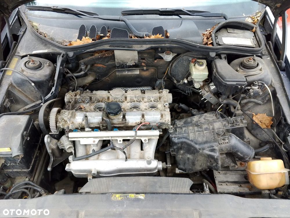 Volvo V70 (96 - 00r.) 2.5 TDI 140KM. Silnik D525T Skrzynia M56. Cały na części GWARANCJA !!!  Przód Tył Zestaw Komplet Drzwi Klapa Zderzak Błotnik Maska Grill Atrapa Szyba Pas Lampa Lusterko Boczki Fotel Kanapa Kokpit Deska Rozdzielcza Przełącznik Włącznik Sterownik Przewody Wiązka Instalacja Moduł Komputer Czujnik Listwa Pompa Alternator Wtryski Głowica Rozrusznik Kompresor Sprzęgło Dwumas Silnik Skrzynia ABS Klimatyzacji Paliwa Wspomagania Kolektor Turbina Przepustnica Zawór Chłodnica Koło Hak Belka Sanki Zawieszenie Mcpherson Półoś Amortyzator Wydech Tłumik Zacisk Most - 7
