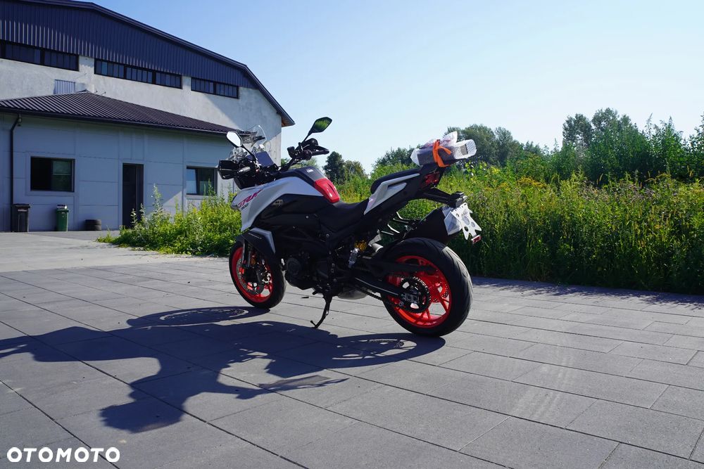 Benelli Inny - 3