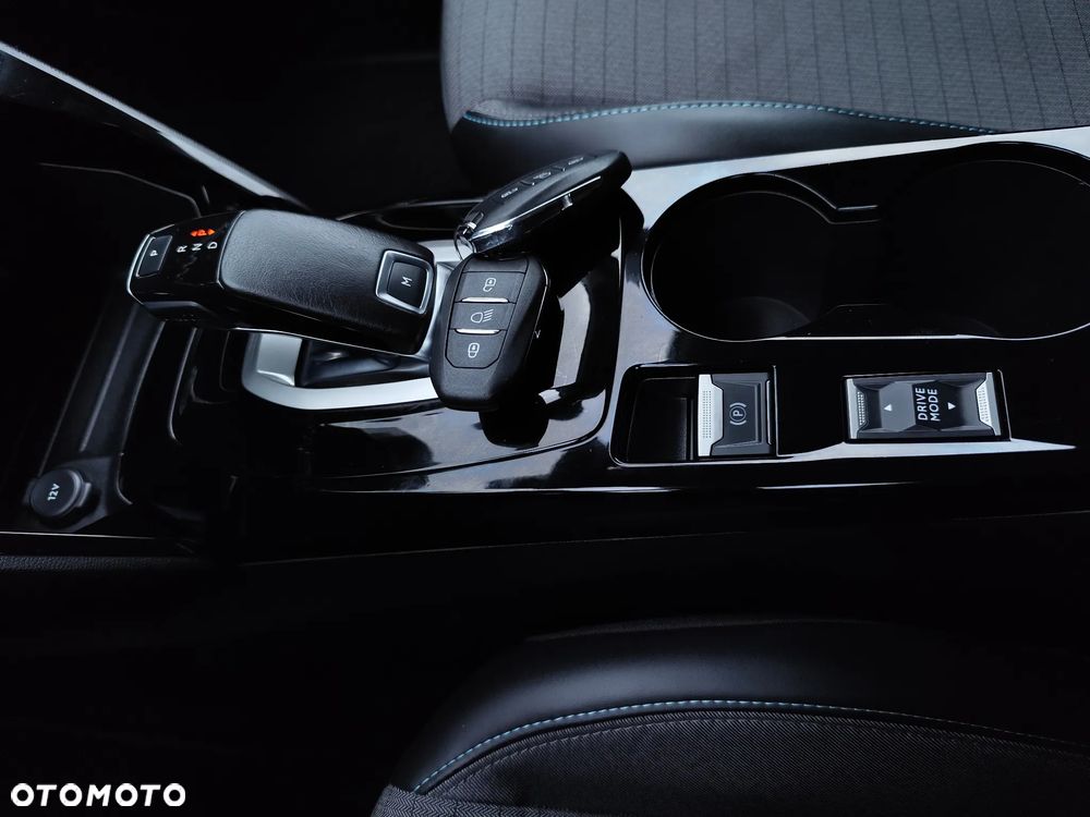 Peugeot 2008 1.2 PureTech Allure S&S EAT8 - 24