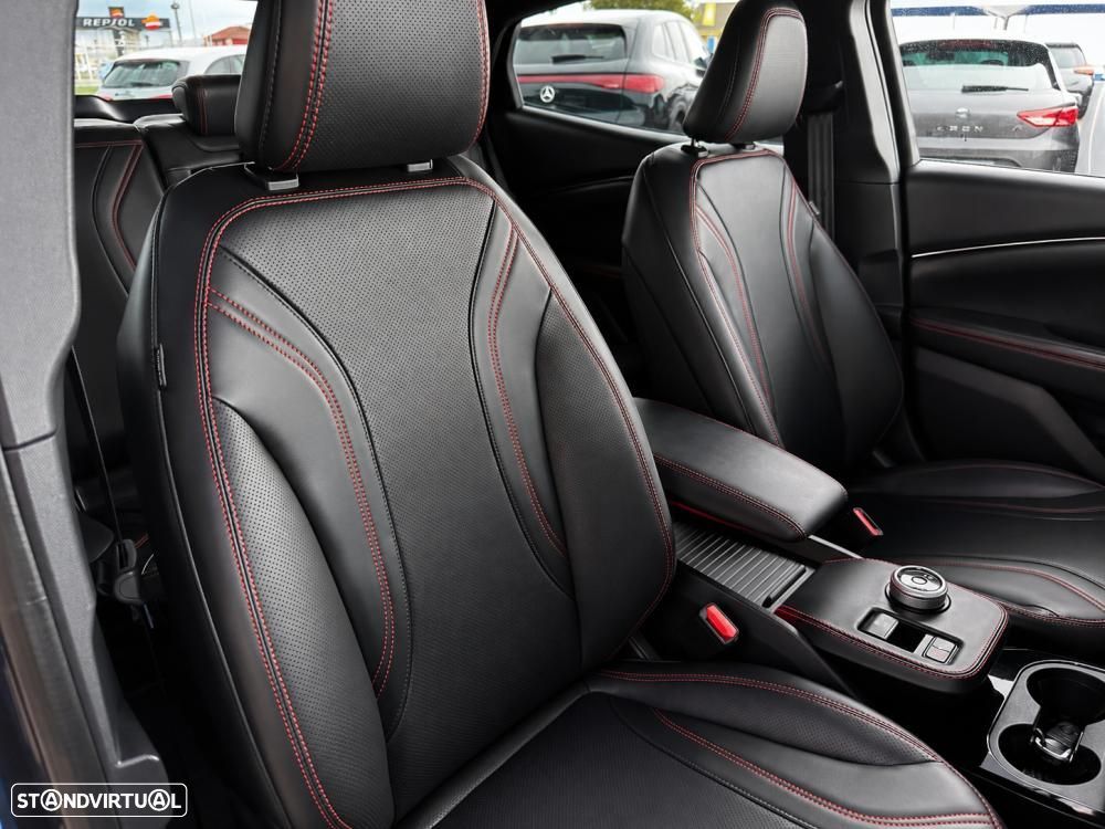 Ford Mustang Mach-E 75.7 kWh Premium AWD - 41