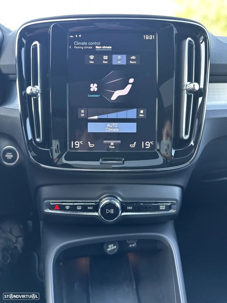 Volvo XC 40 1.5 T2 Plus Dark Auto - 14