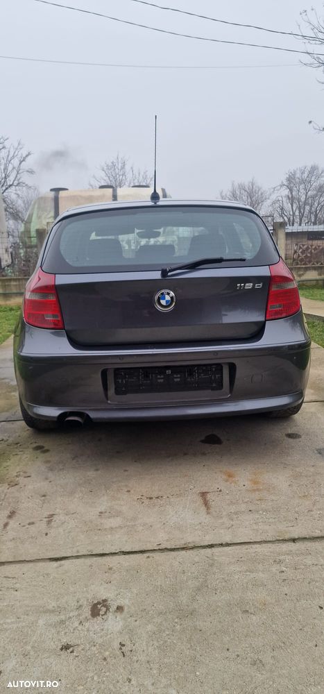 BMW Seria 1 118d - 11