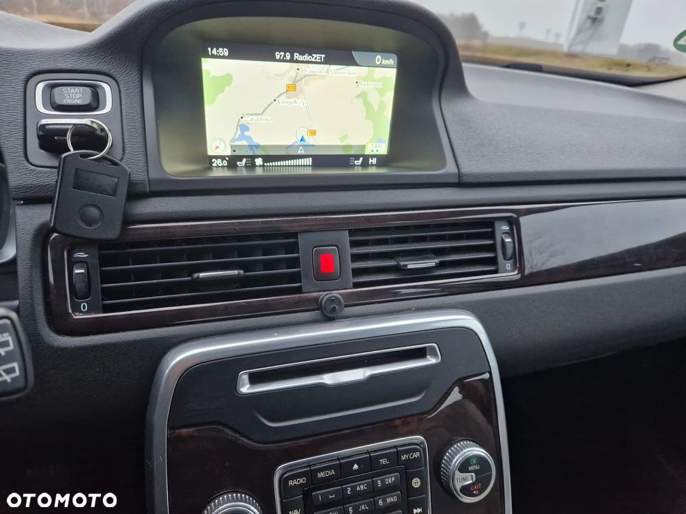 Volvo V70 D4 Momentum - 24