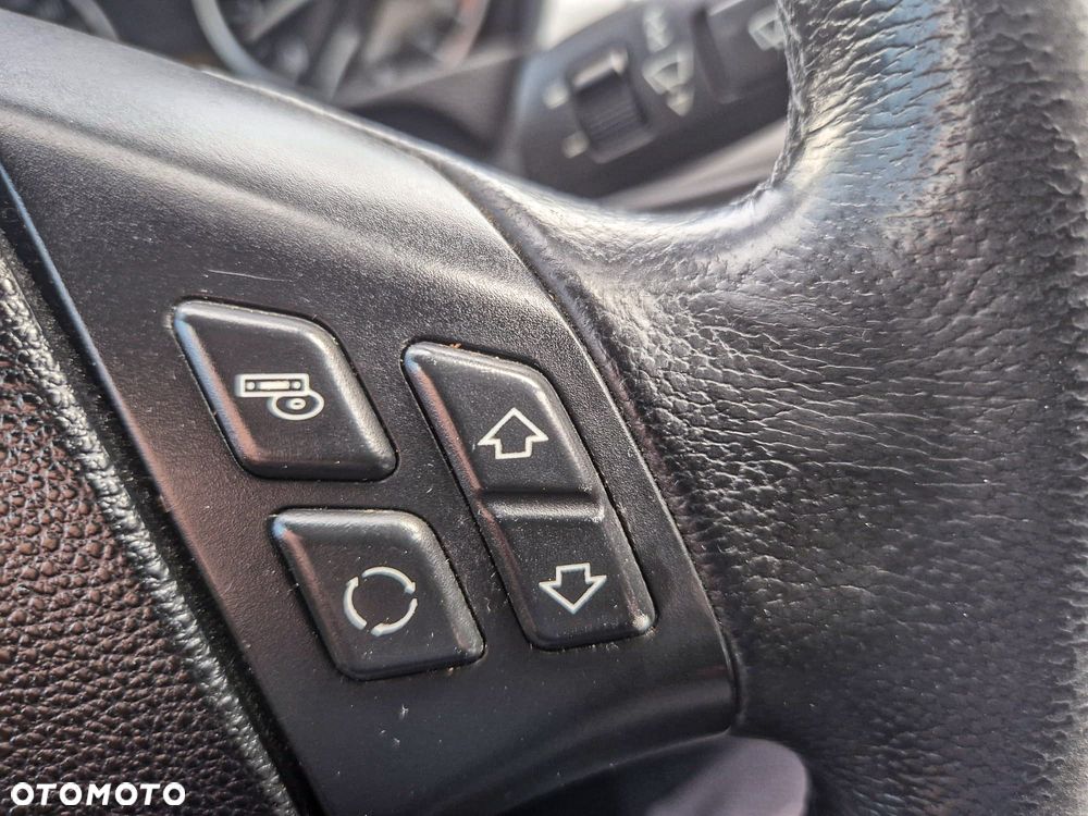 BMW Seria 3 320i - 26