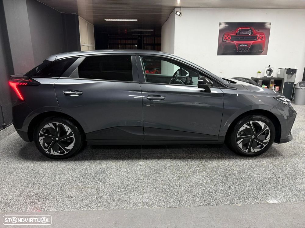 MG MG4 64 kWh Luxury - 4