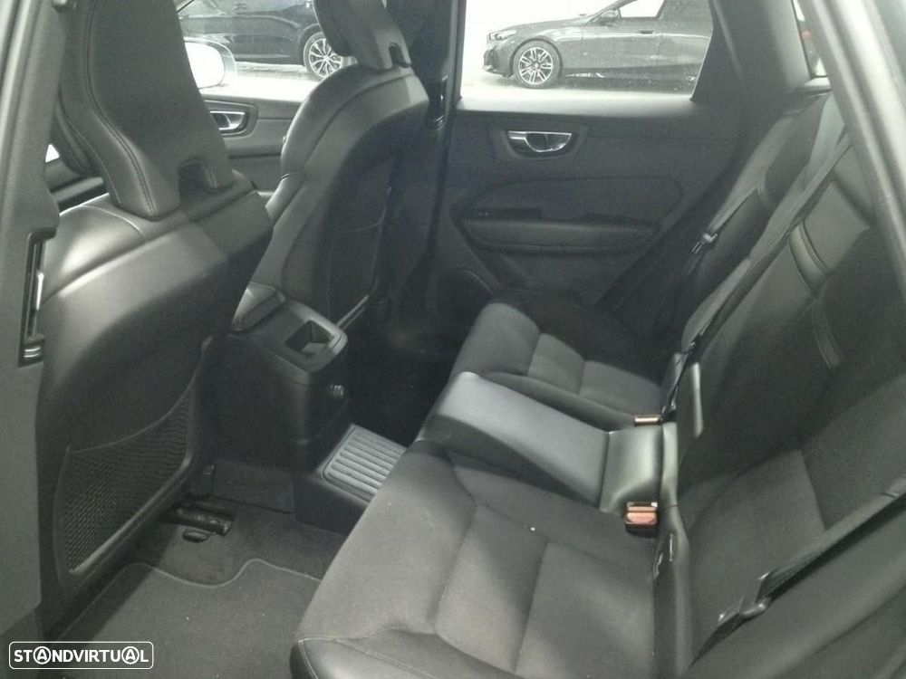 Volvo XC 60 2.0 T8 PHEV Momentum AWD - 4