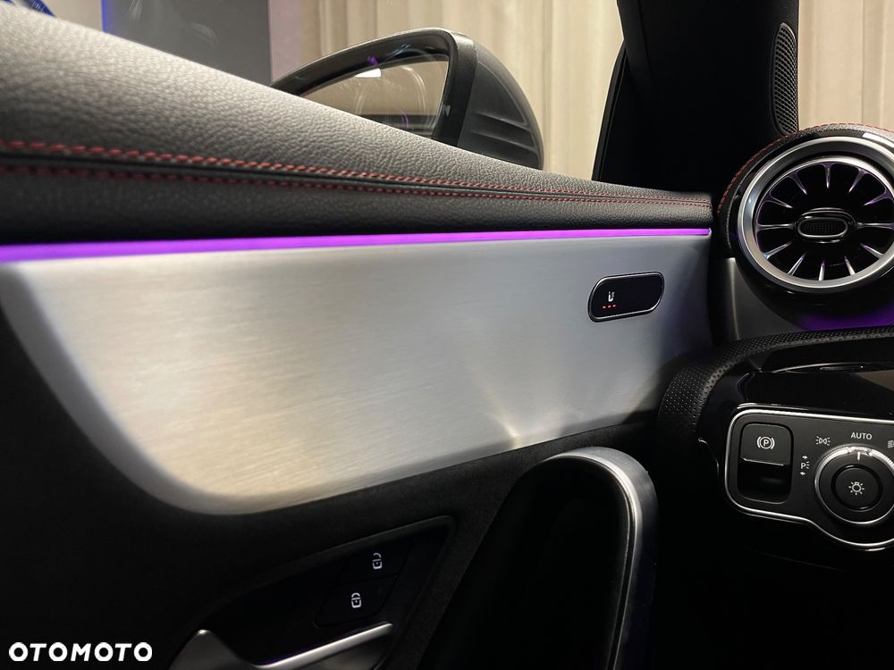 Mercedes-Benz CLA 200 AMG Line 7G-DCT - 20