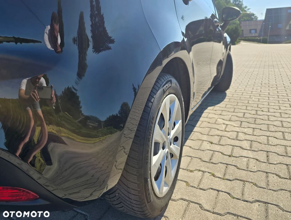 Kia Rio 1.4 L - 15
