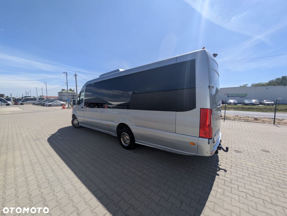 Mercedes-Benz Sprinter 519 - 12