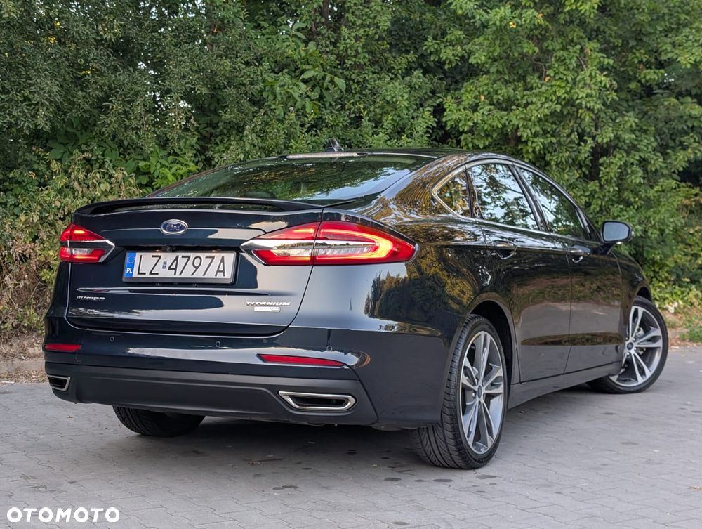 Ford Fusion - 11