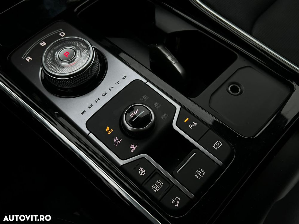 Kia Sorento 1.6 T-GDI HEV 6AT 4x4 5P Premium+ - 19