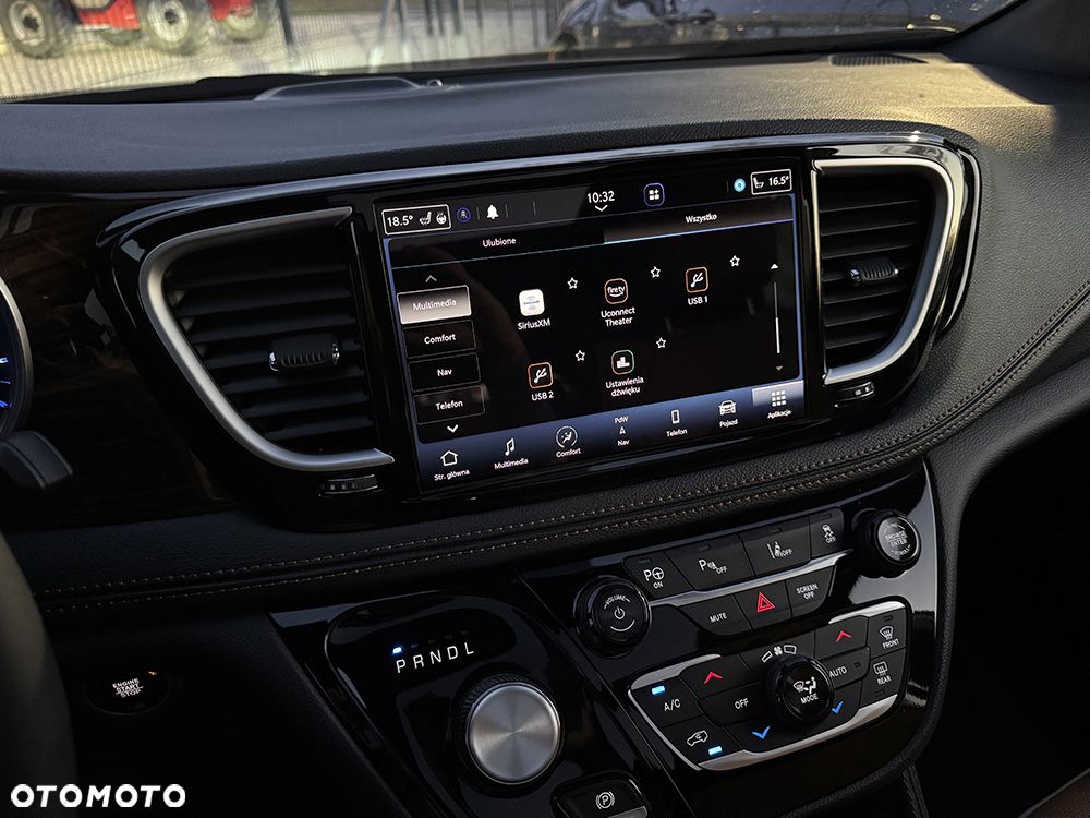 Chrysler Pacifica - 24