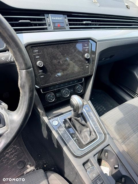 Volkswagen Passat 1.5 TSI OPF DSG Highline - 4