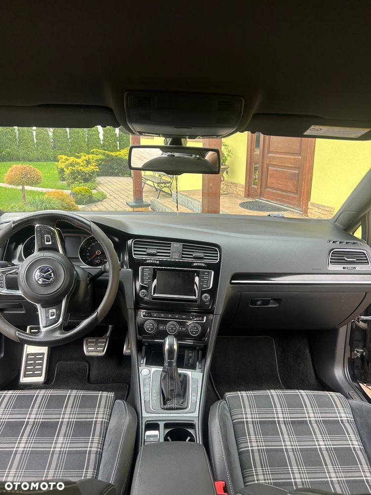 Volkswagen Golf - 7