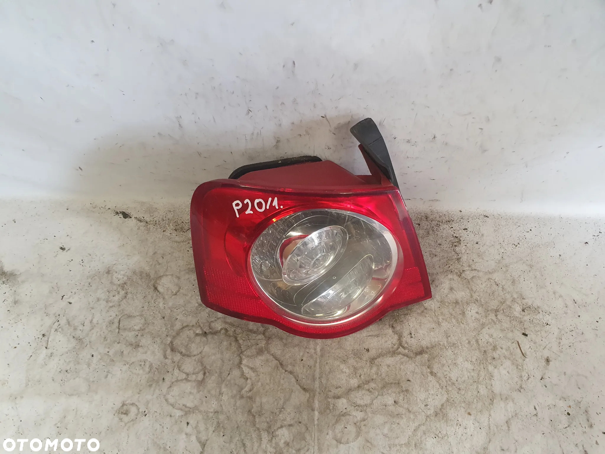 * LAMPA TYLNA PRAWA TYŁ PRAWO VOLKSWAGEN PASSAT B6 LED SEDAN - 4