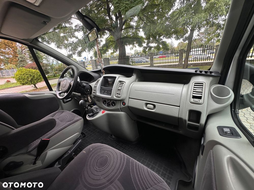 Renault Trafic Grand Passenger Expression - 28