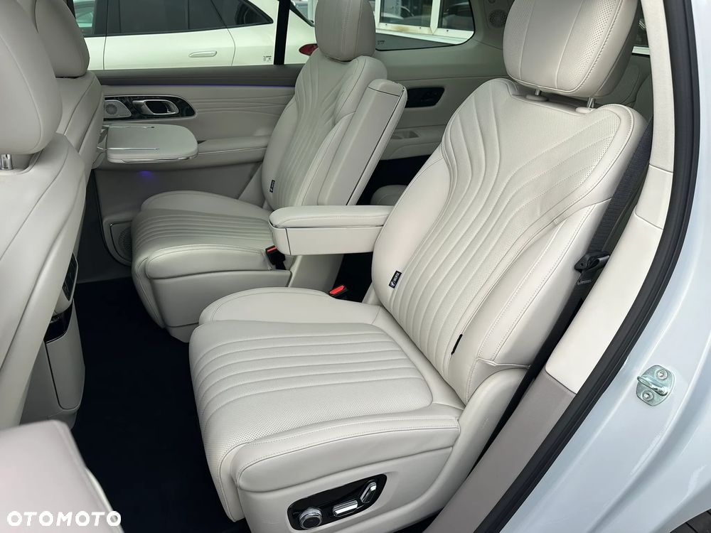 Geely M9 - 25