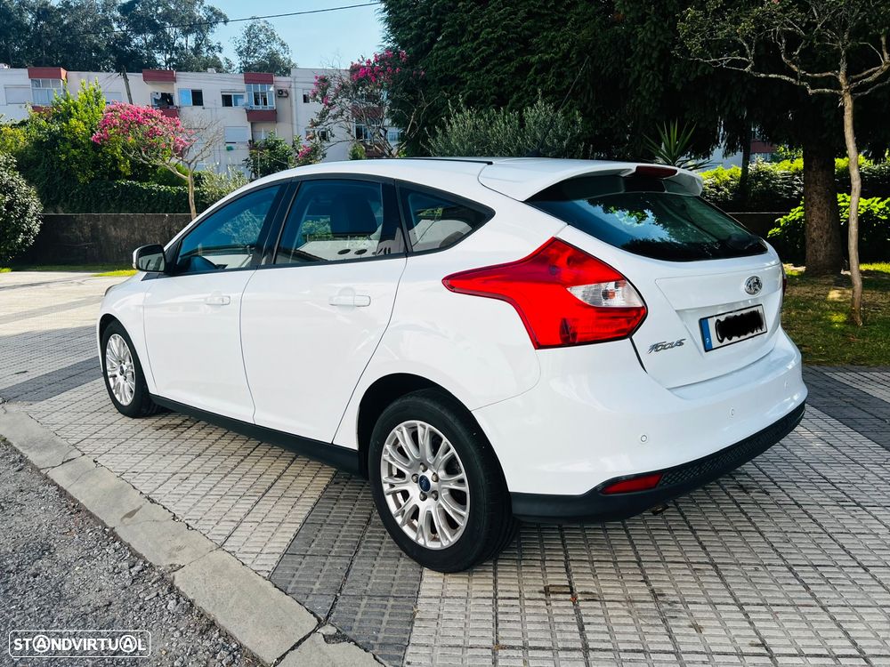 Ford Focus 1.0 SCTi Titanium - 8