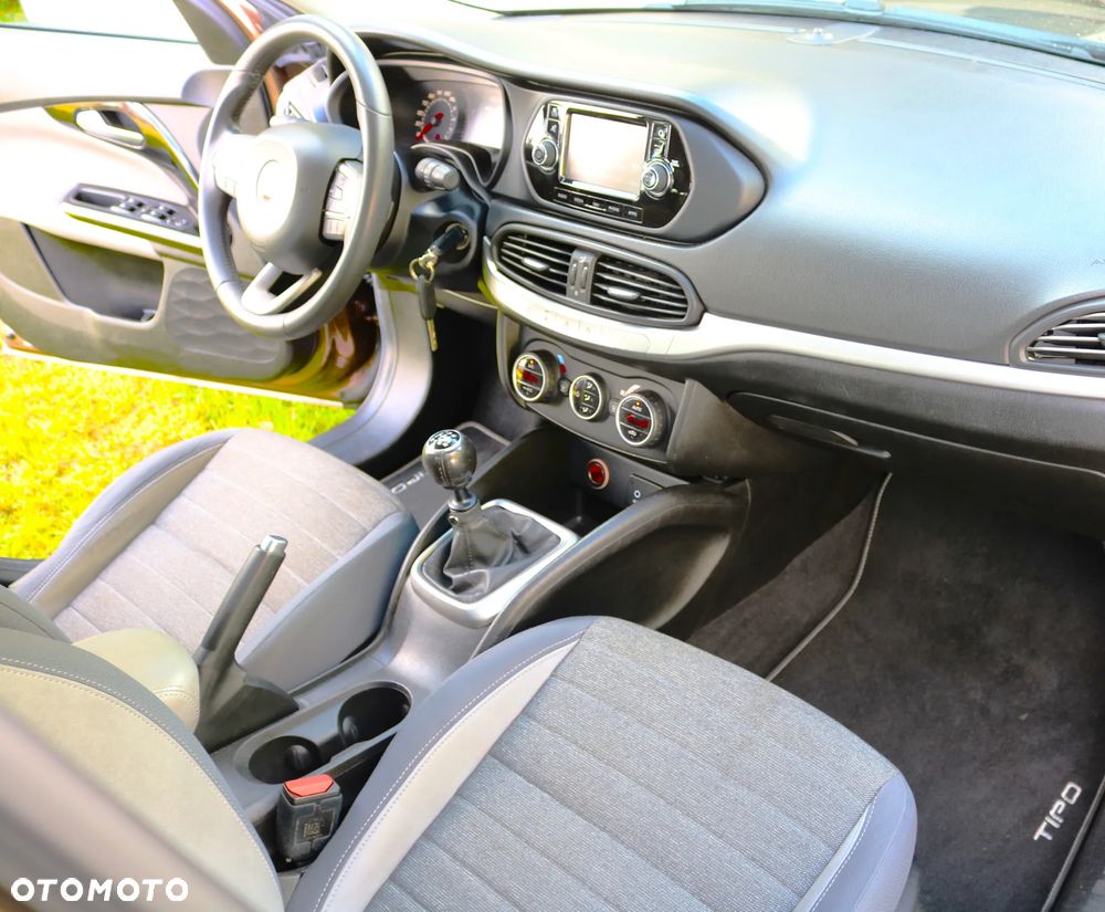 Fiat Tipo - 12