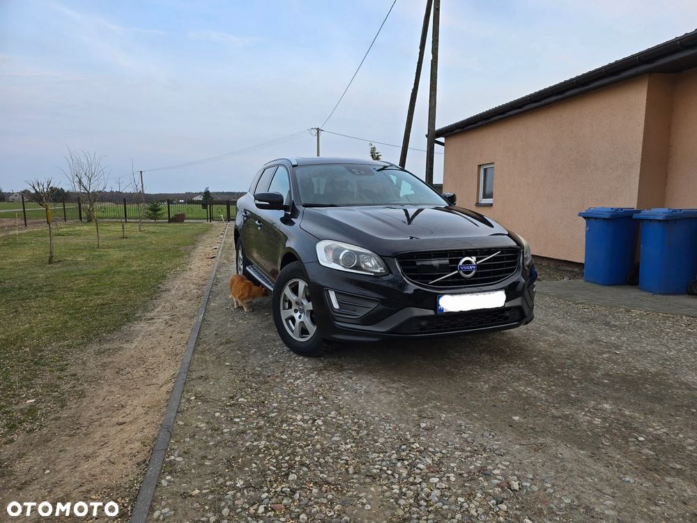 Volvo XC 60 D5 AWD R-Design Momentum - 2