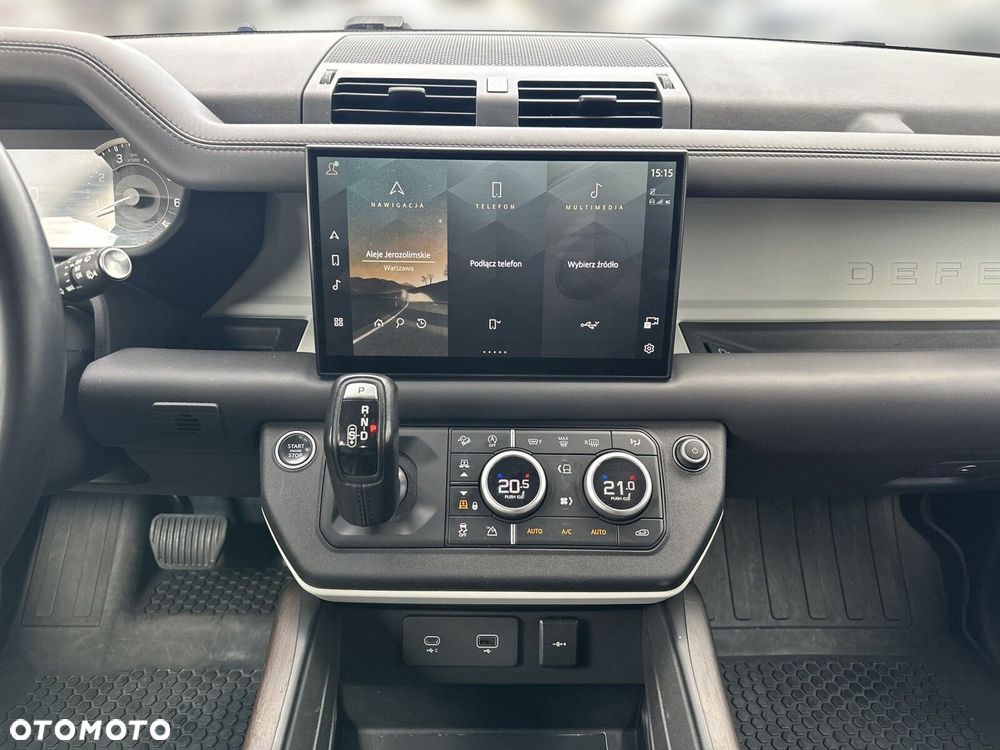 Land Rover Defender - 21