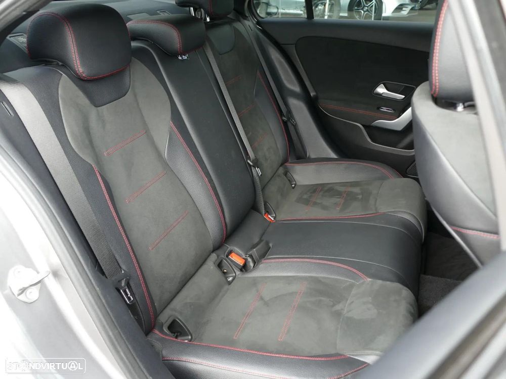 Mercedes-Benz A 180 Limousine d AMG Line Aut. - 33