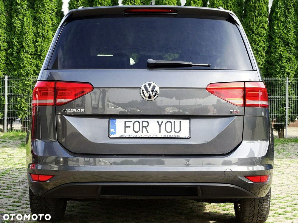 Volkswagen Touran - 10
