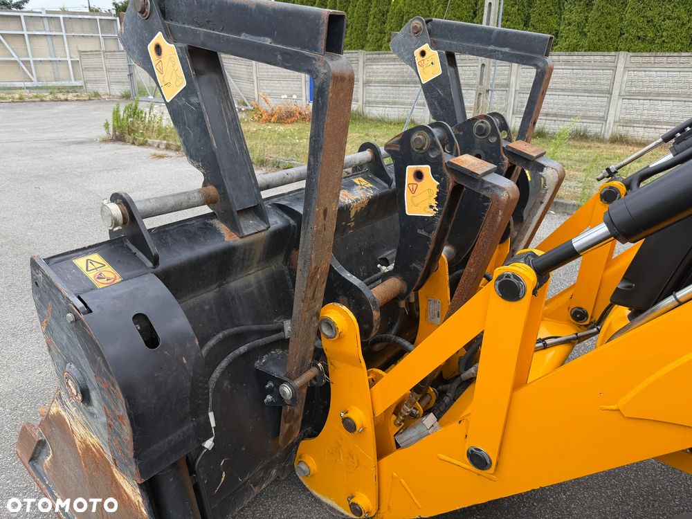 JCB 3CX PLUS AEC 1400Mth Salon PL - 18