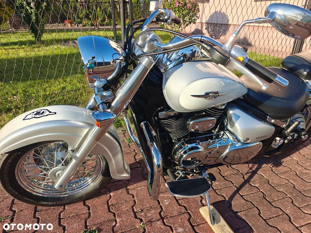 Suzuki Intruder - 12