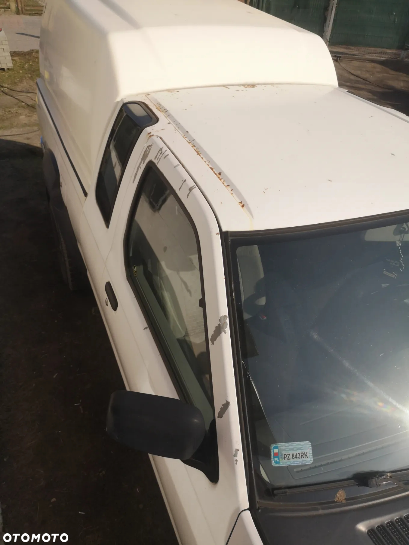 Nissan Pickup - 7