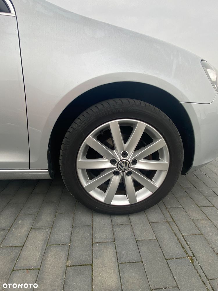 Volkswagen Golf 1.6 TDI DPF Highline - 8