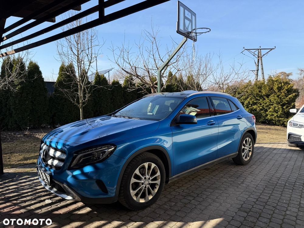 Mercedes-Benz GLA 200 7G-DCT - 2