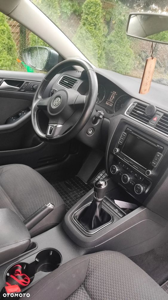 Volkswagen Jetta 1.6 TDI Comfortline - 5
