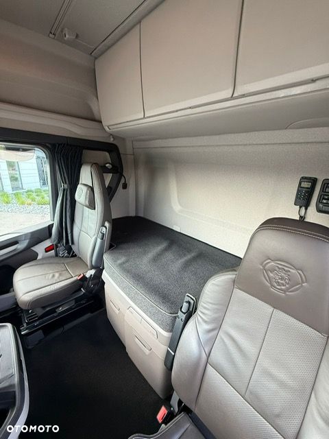 Scania S 500  2025.10 PODUSZKA PRZOD - 5