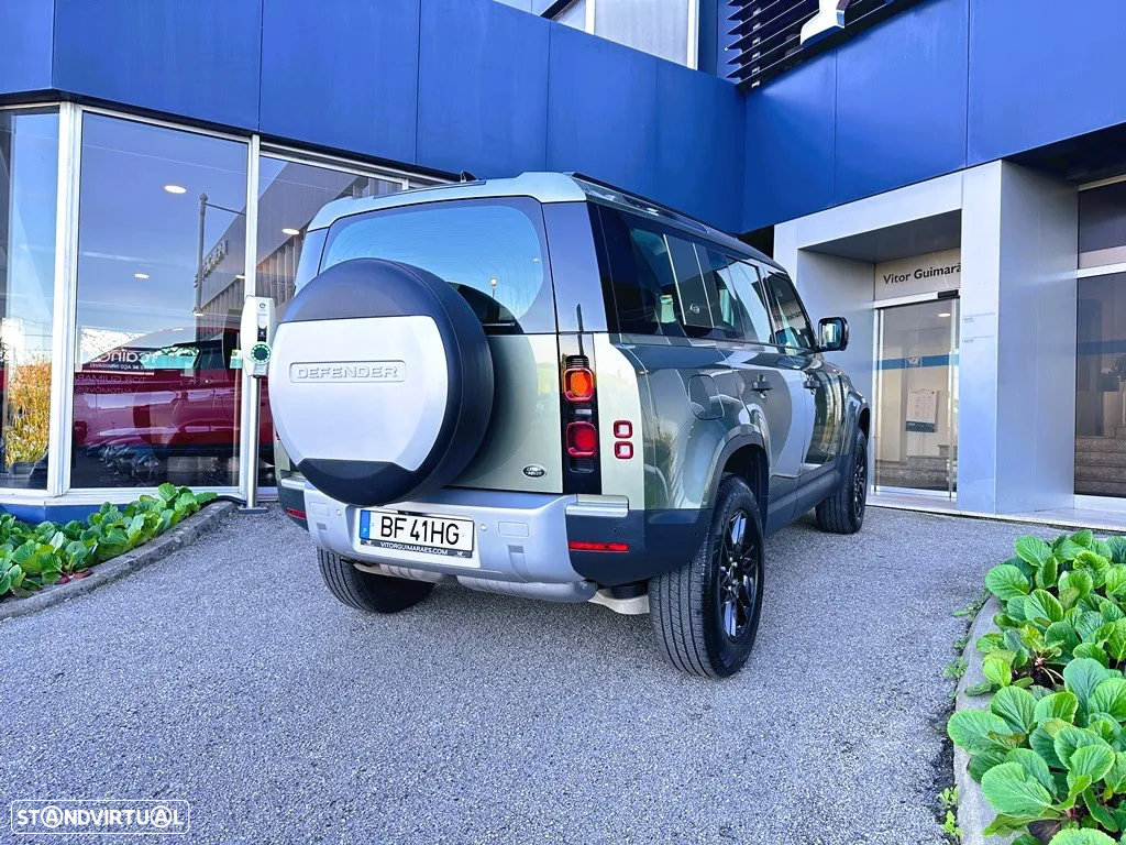 Land Rover Defender 110 D240 S - 16