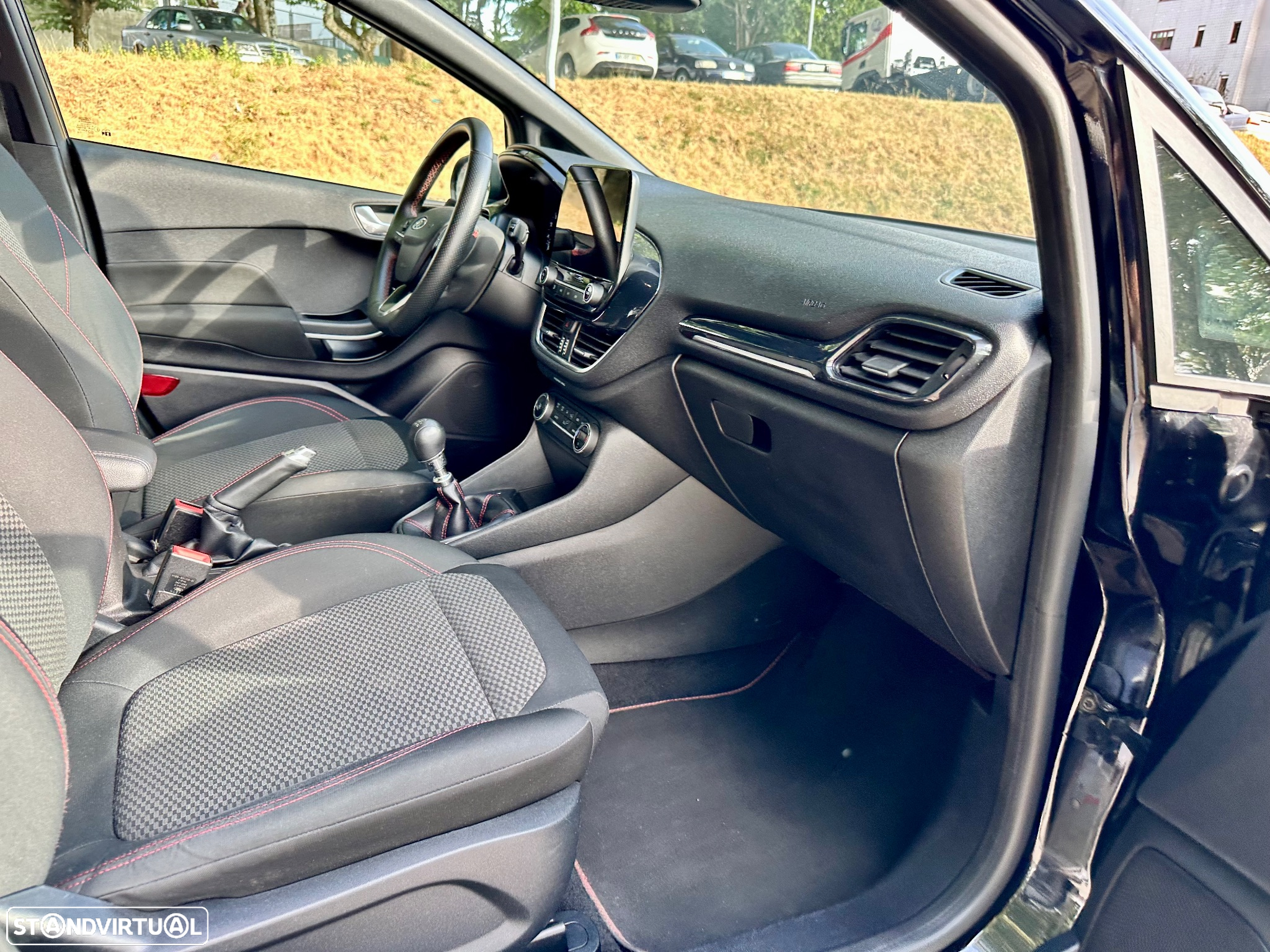 Ford Fiesta 1.0 EcoBoost ST-Line - 32