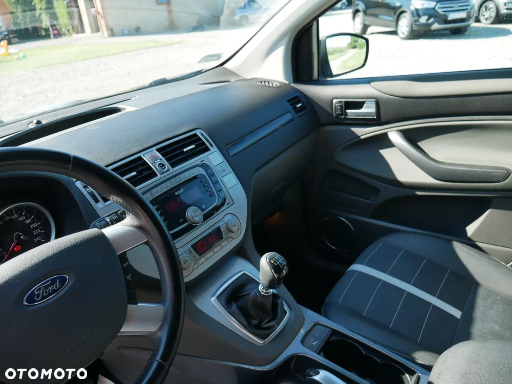 Ford Kuga 2.0 TDCi 4x4 Trend - 24