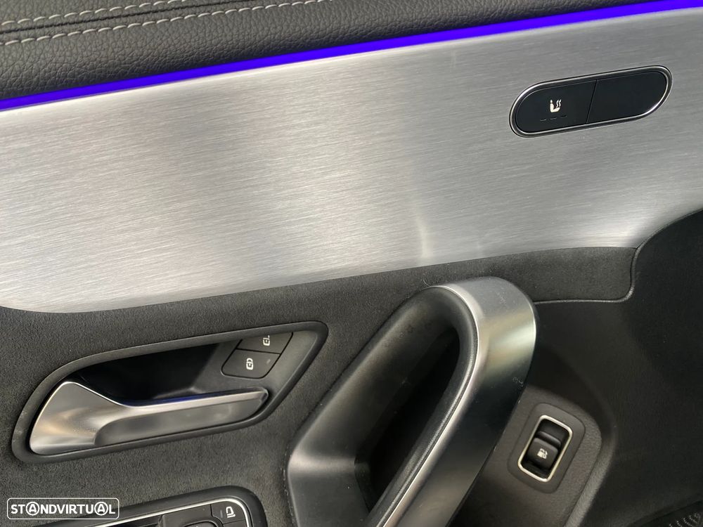 Mercedes-Benz A 250 e AMG Line - 20