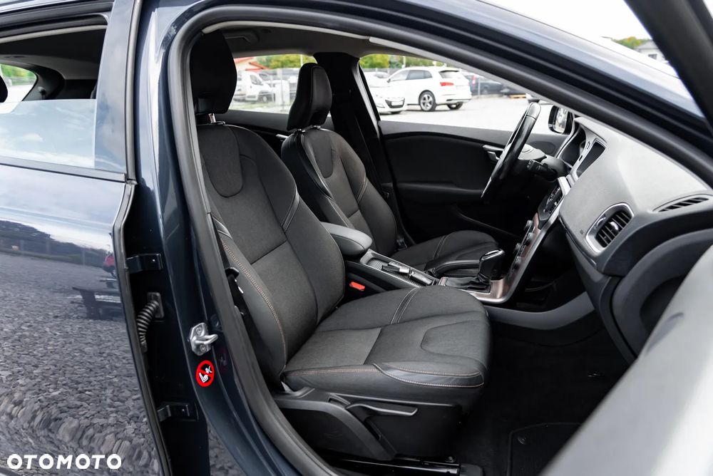 Volvo V40 Cross Country T4 AWD Geartronic Momentum - 24