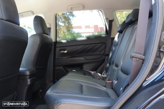 Mitsubishi Outlander 2.0 Intense Navi - 18