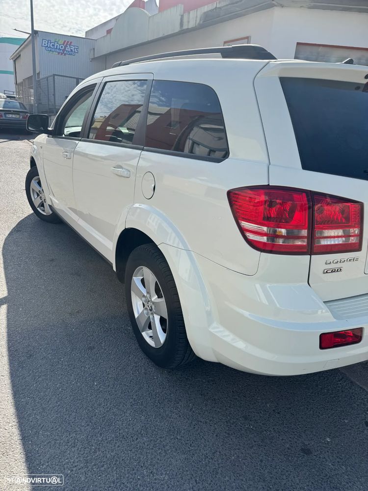 Dodge Journey 2010 photo 3