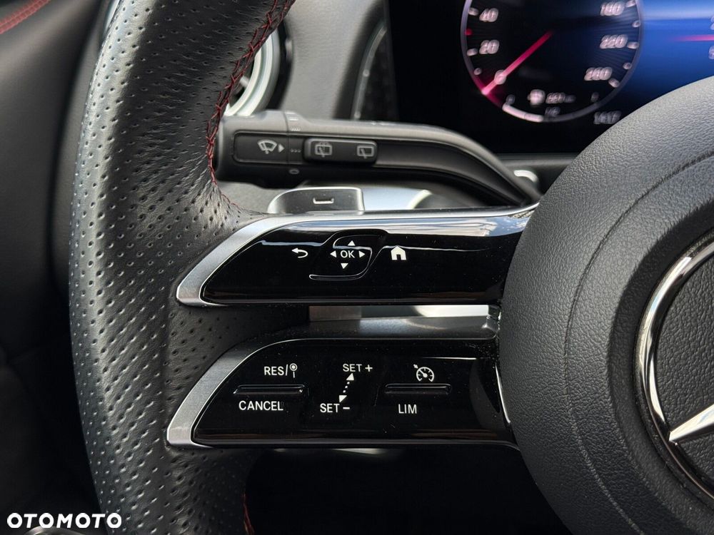 Mercedes-Benz GLB 200 d AMG Line 8G-DCT - 17