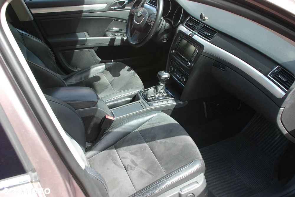 Skoda Superb 2.0 TDI Green tec DSG Elegance - 3