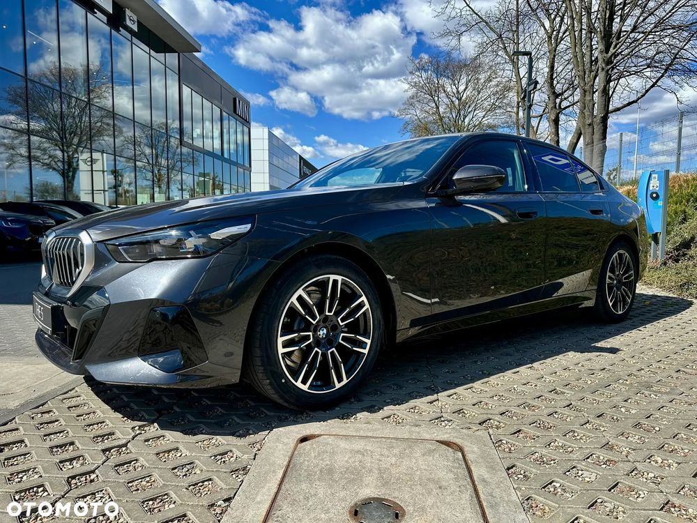 BMW Seria 5 520d xDrive mHEV - 3