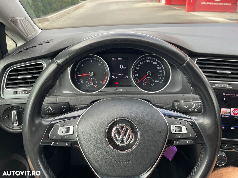 Volkswagen Golf 2.0 TDI SCR Comfortline - 15